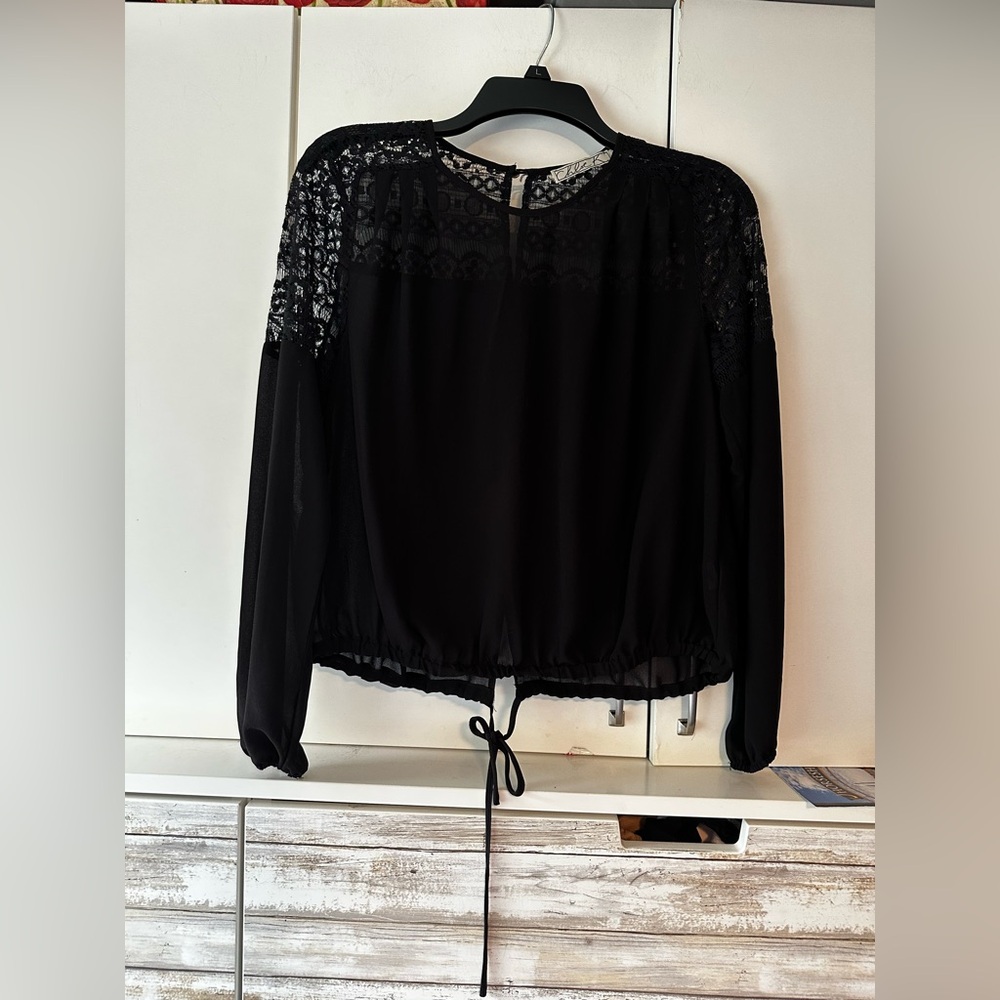 🖤 Chloe K Black Lace Long Sleeve Tie Hem Blouse Size Small